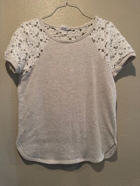 Style Rack Tee with White Lace Sleeves